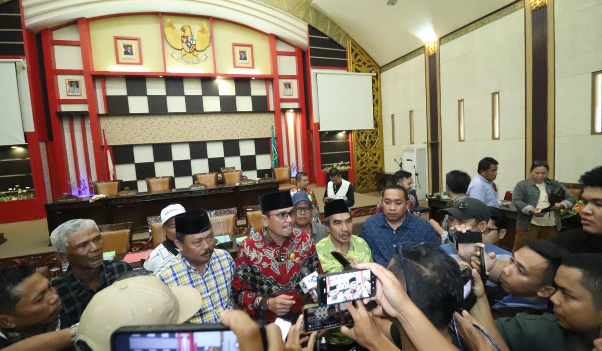 DPRD Sambas Sambut Audiensi Aliansi Gempar