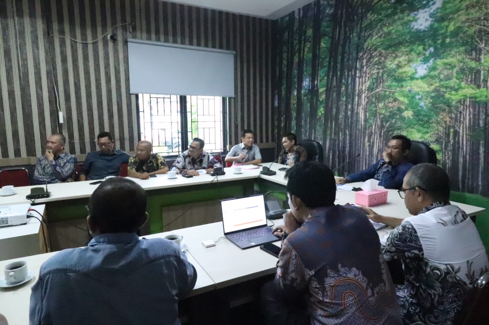 Read more about the article Percepatan Pengembangan Permukiman, DPRD Sambas Kunjungi Dinas Perkim Provinsi KALBAR