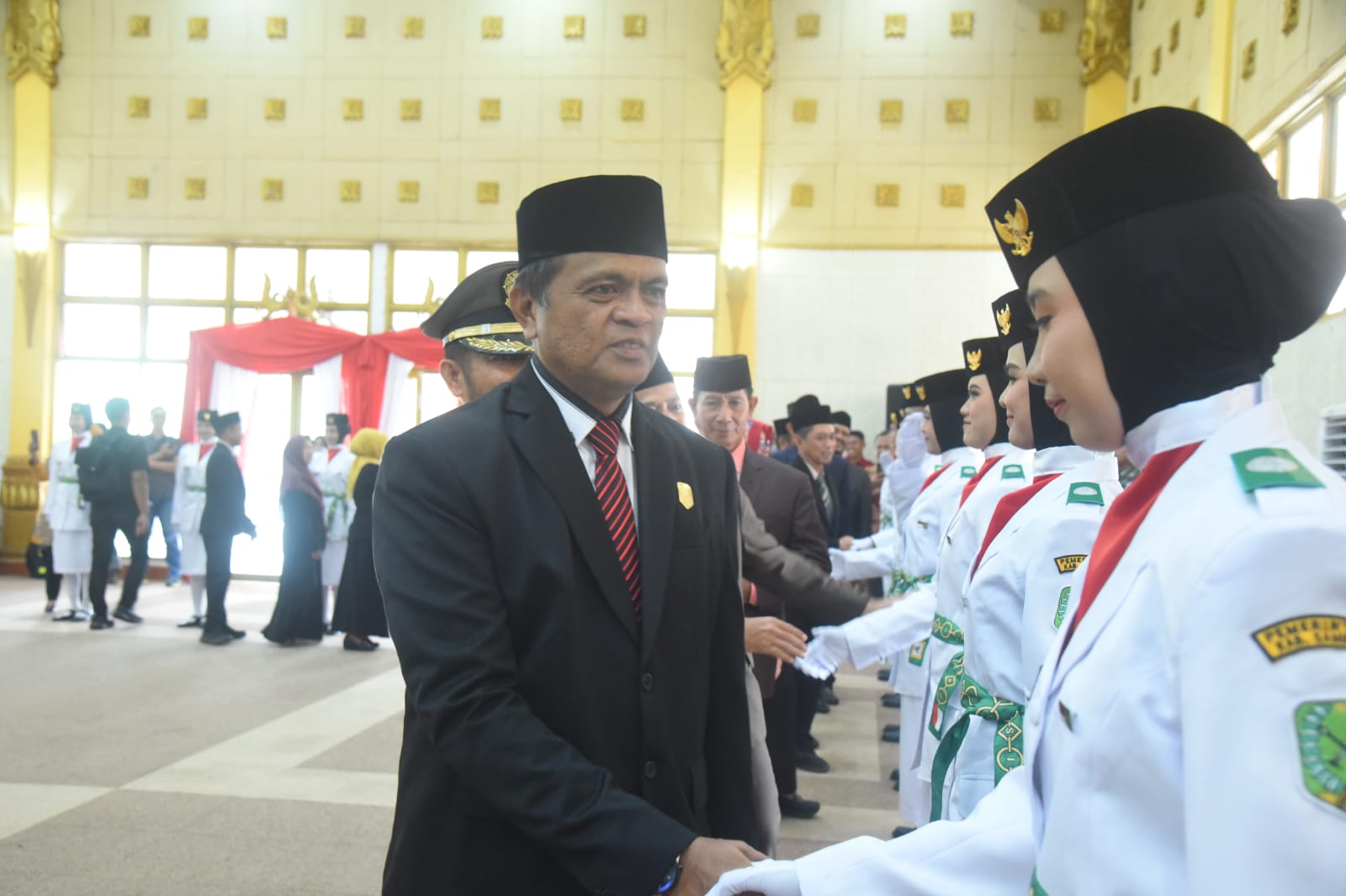 Read more about the article Anwari Apresiasi Paskibraka Sambas Sukses Jalankan Tugas