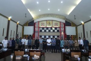 Read more about the article DPRD Sambas Komitmen Perjuangkan Kepentingan Tukang dan Kontraktor Lokal