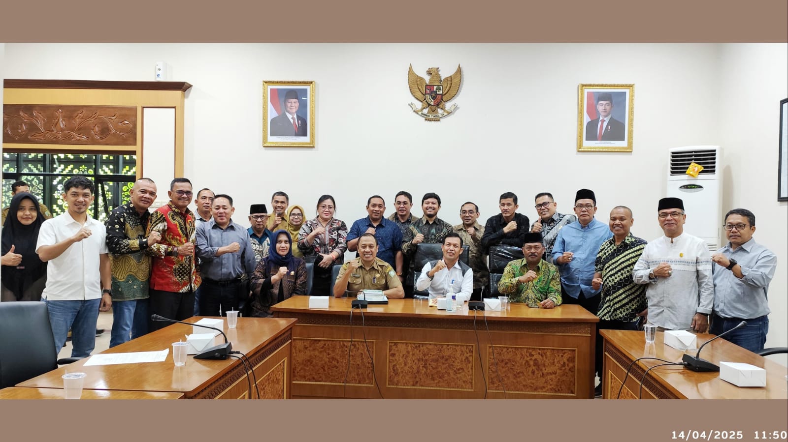 Read more about the article Maksimalkan LKPJ, DPRD Sambas Lakukan Koordinasi ke Biro Pemerintahan Provinsi Kalbar