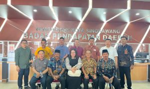Read more about the article Kunjungi Bapenda Singkawang, DPRD Sambas Dukung Optimalisasi PAD