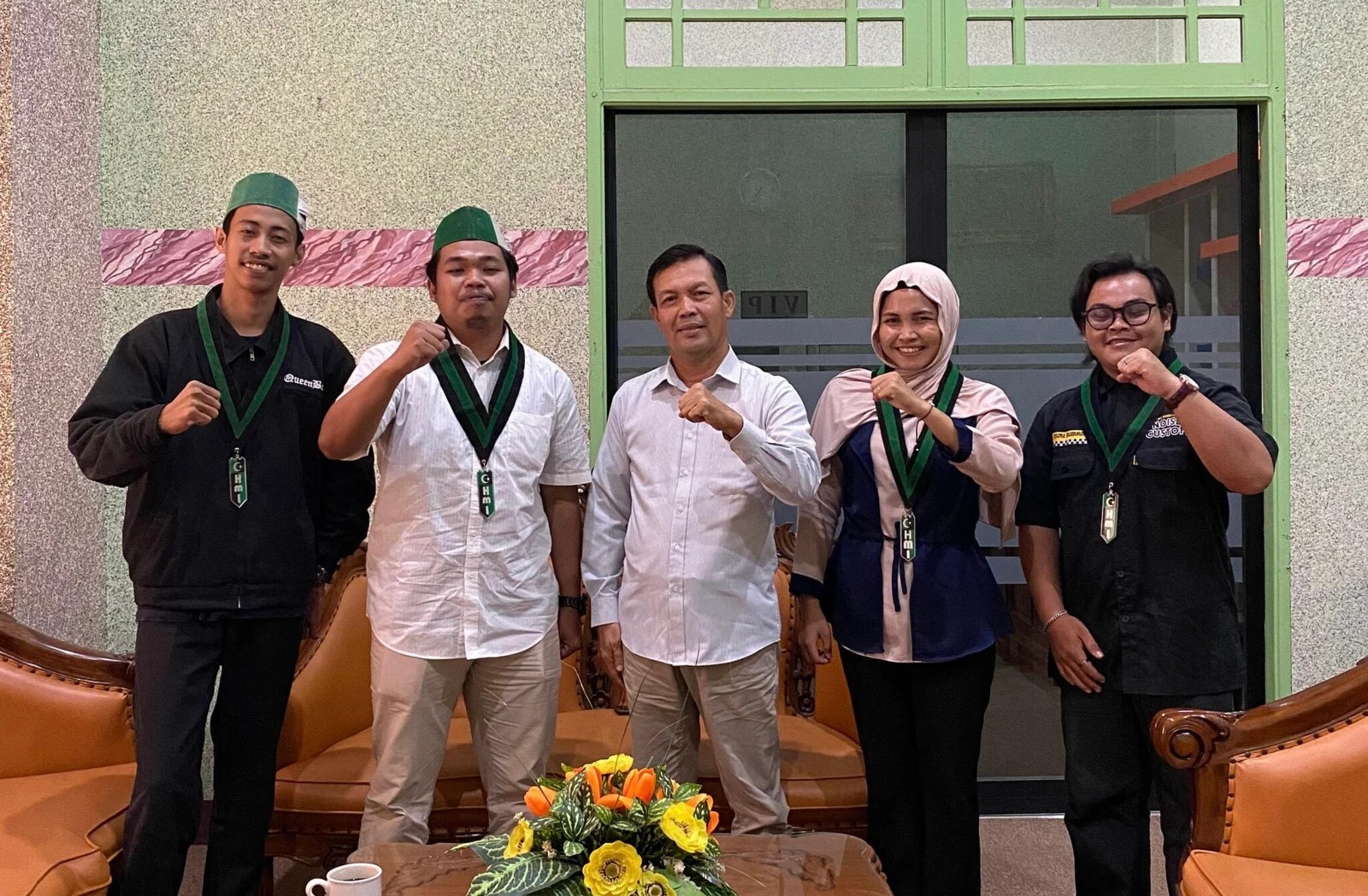 Read more about the article Ketua DPRD Sambas Terima Silaturahmi HMI cabang Sambas