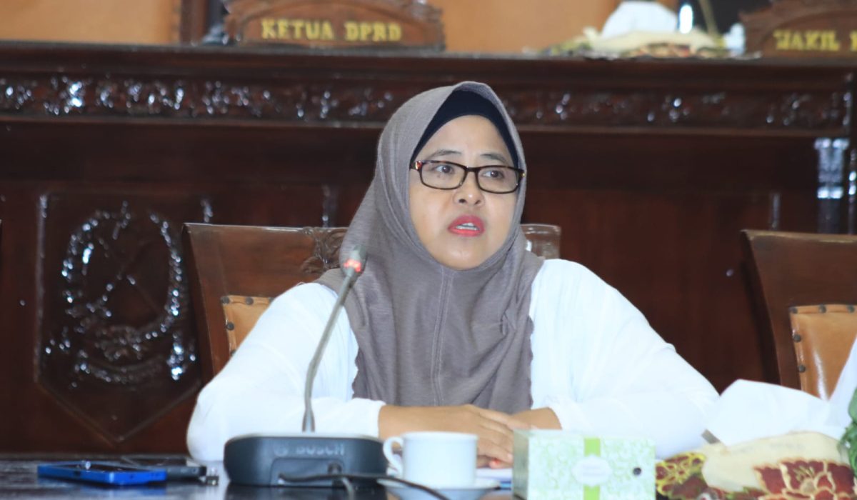 Semarakkan Peringatan Hari Jadi Kota Sambas dan Perpindahan Ibu Kota Kabupaten Sambas, Sekretariat DPRD himbau ASN gunakan Pakaian Adat Melayu Sambas