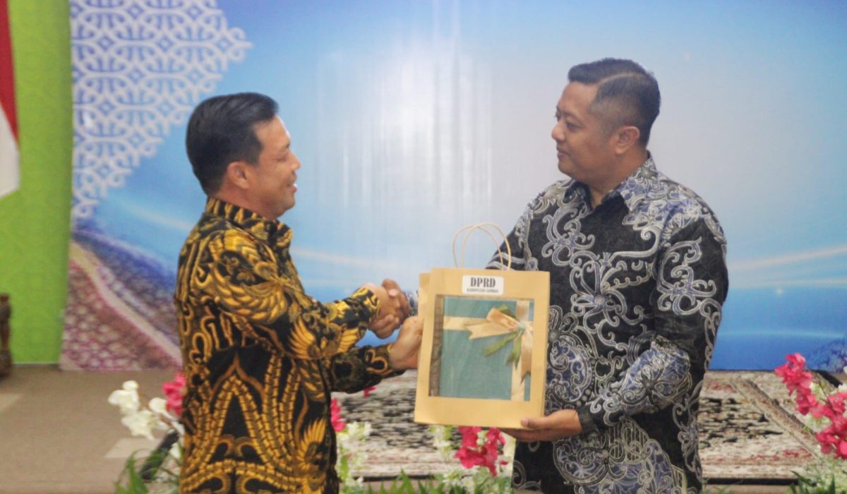 Pimpinan DPRD Sambas Hadiri Kenal Pamit Kapolres, Dorong Sinergi dan Kolaborasi Jaga Kamtibmas